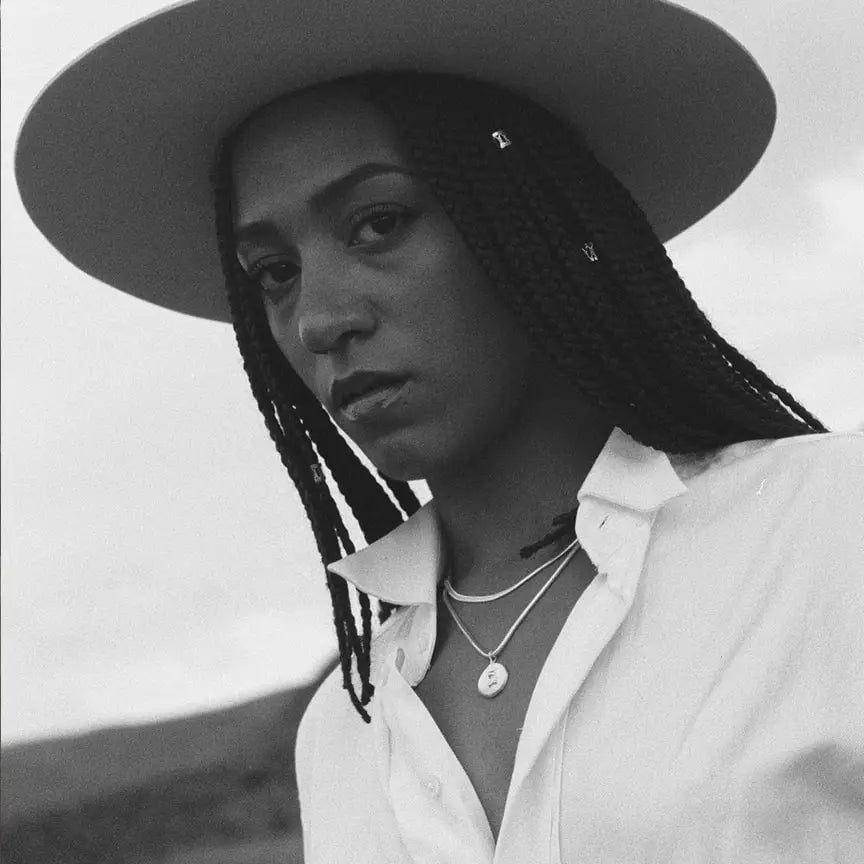 UNBALANZED BEAR NECKLACE