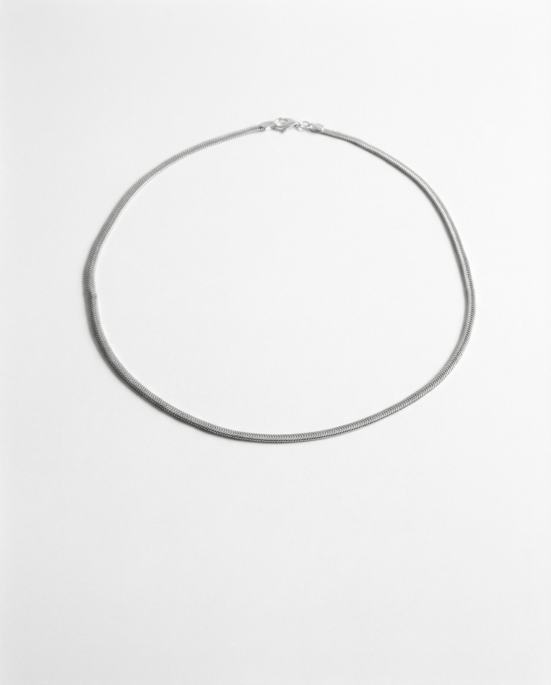 ESSENTIALS | BALANZE CHAIN