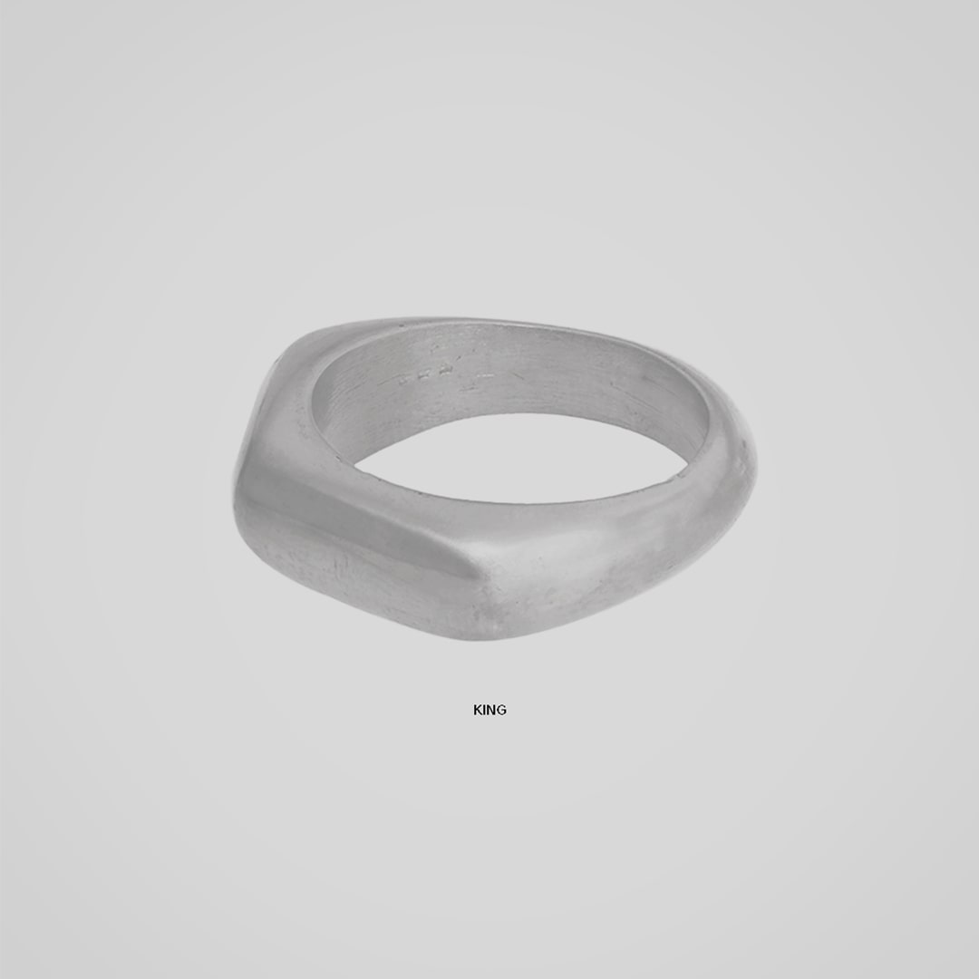 ESSENTIALS | KING RING